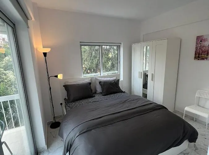 アパート Amalia Residences ニコシア