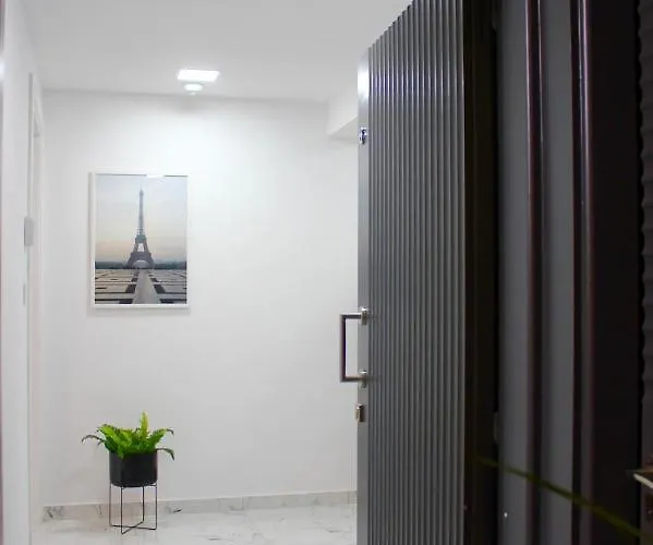 Amalia Residences アパート