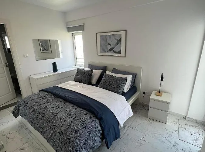 アパート Amalia Residences ニコシア