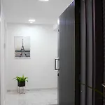 Amalia Residences 아파트
